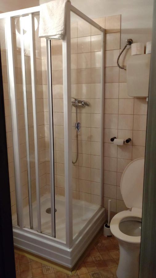 Penzion Encian Mýto pod Ďumbierom Extérieur photo