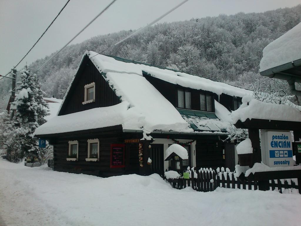 Penzion Encian Mýto pod Ďumbierom Extérieur photo