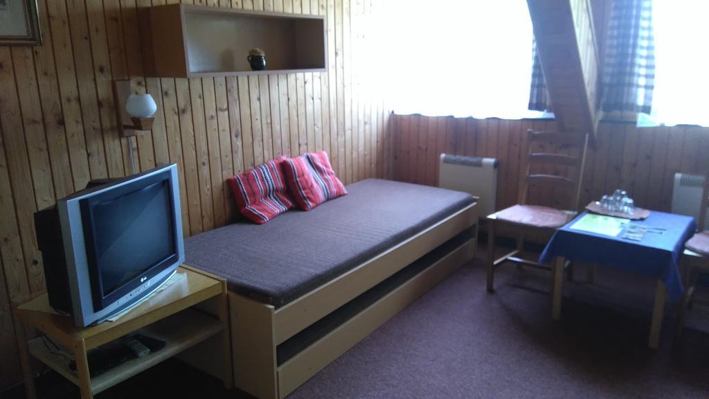 Penzion Encian Mýto pod Ďumbierom Extérieur photo
